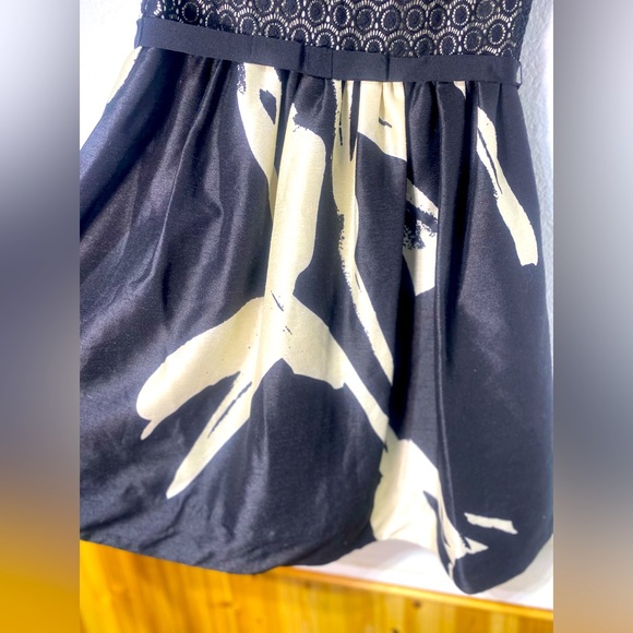 Taylor Cocktail Party Black and Cream Dress Size 10 - Picture 6 of 7